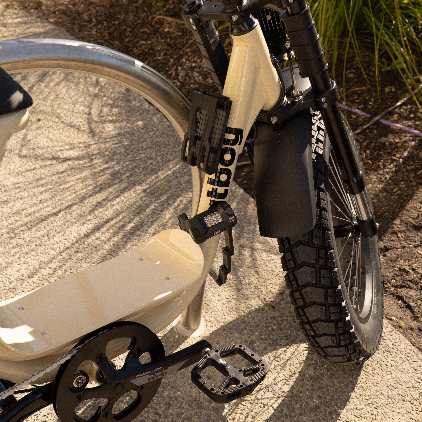 Bang Bang Folding Lock